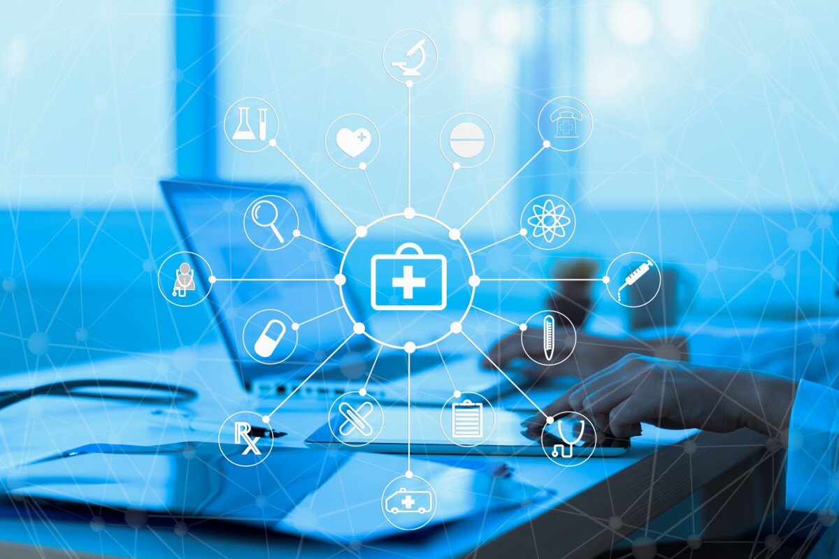 HCP using desktop and laptop while leveraging healthcare automation software 294121881