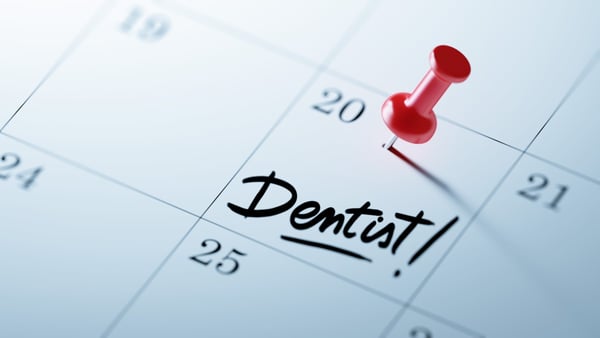 calendar marking date of dental appointment 99555021