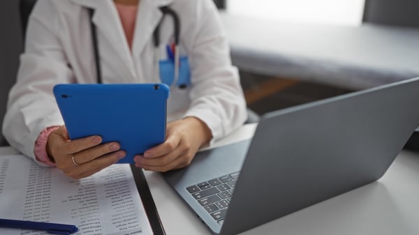 healthcare provider using cloud based healthcare solution across devices